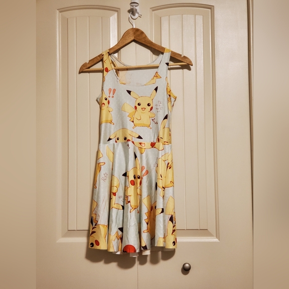 Pikachu Dress - Picture 1 of 3